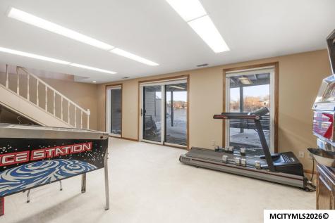 900 Briarstone Drive Mason City IA 50401