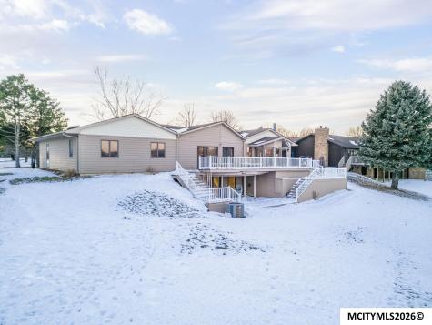 900 Briarstone Drive Mason City IA 50401
