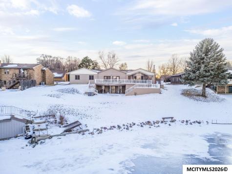 900 Briarstone Drive Mason City IA 50401