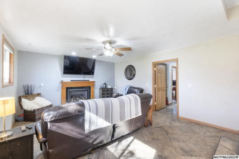 16 Lexington Square Mason City IA 50401