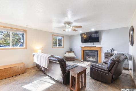 16 Lexington Square Mason City IA 50401