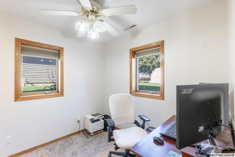 16 Lexington Square Mason City IA 50401