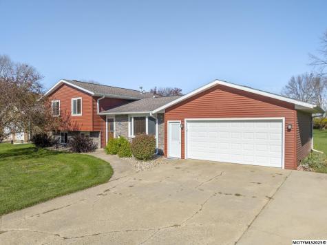 16 Lexington Square Mason City IA 50401