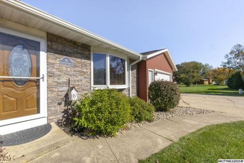 16 Lexington Square Mason City IA 50401