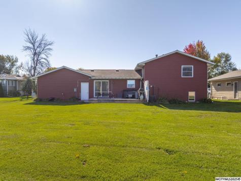 16 Lexington Square Mason City IA 50401