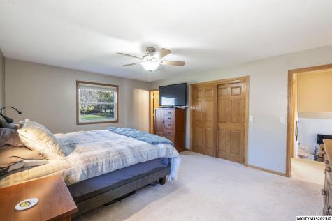 16 Lexington Square Mason City IA 50401