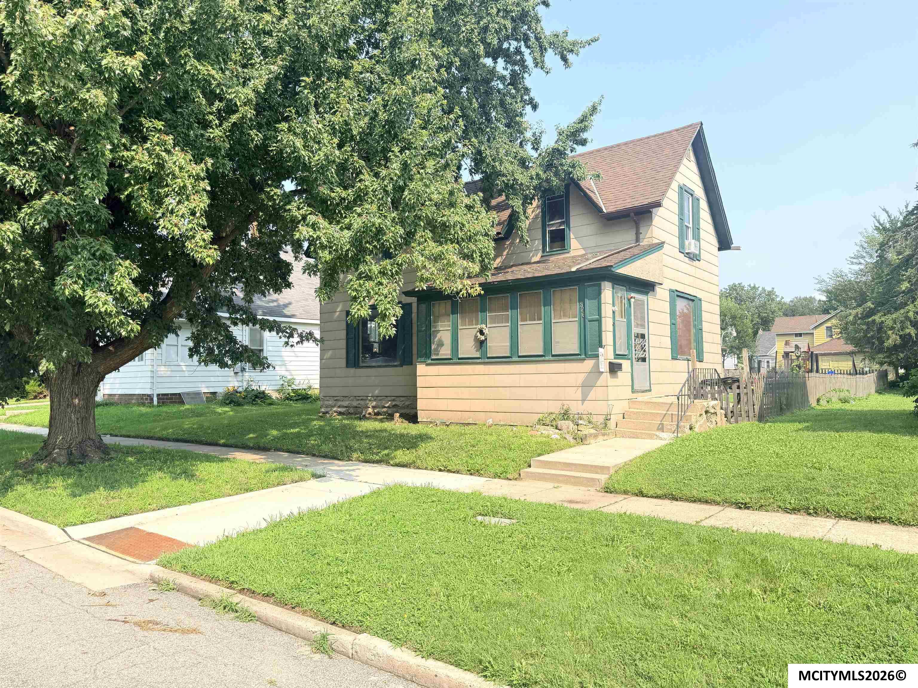 526 6th SE Mason City IA 50401
