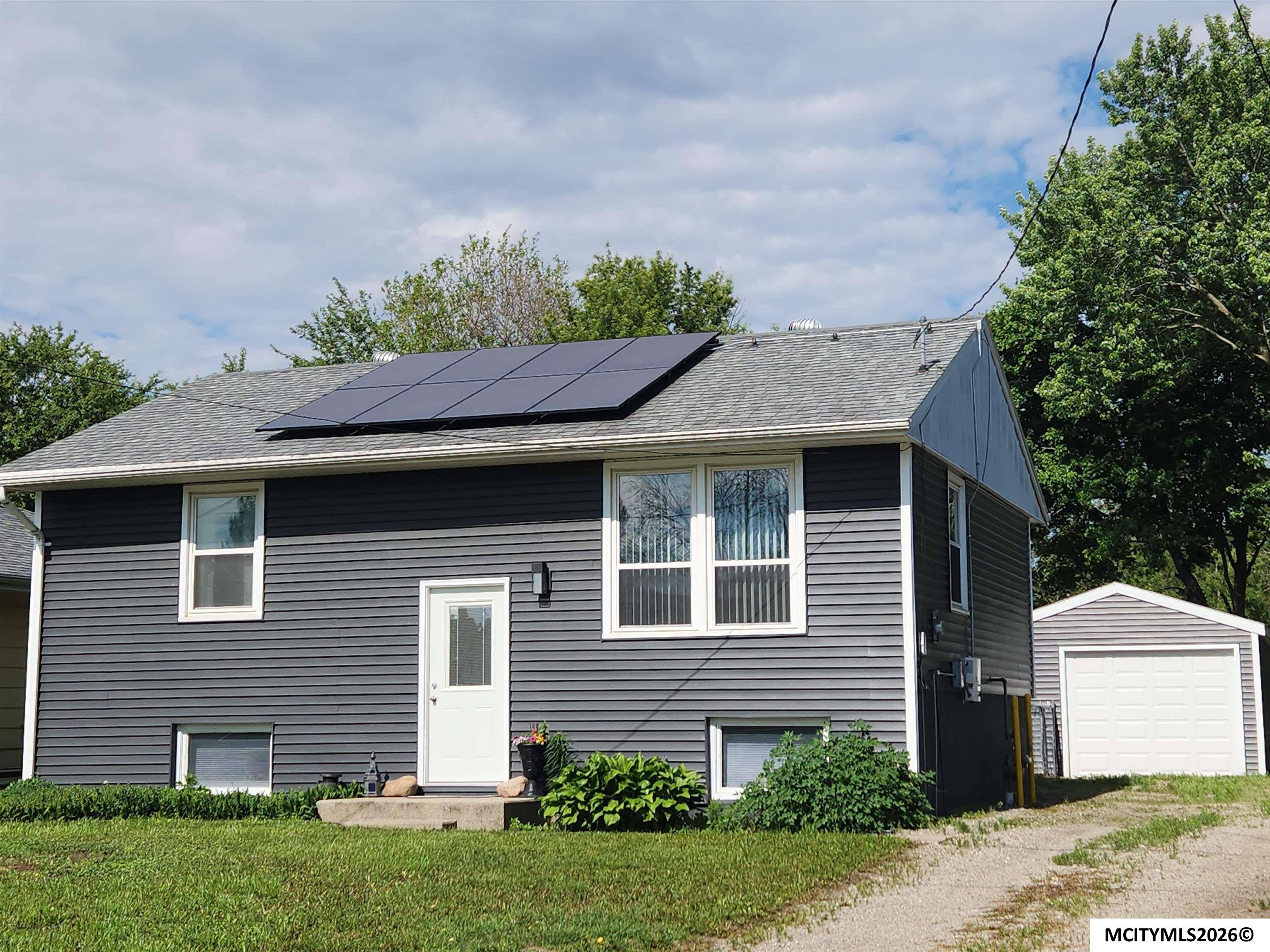 1320 S Hampshire Mason City IA 50401