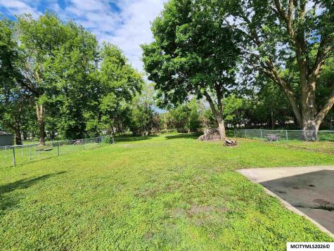 1320 S Hampshire Mason City IA 50401