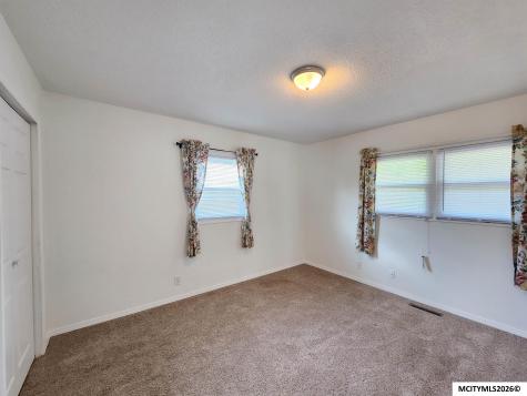 1320 S Hampshire Mason City IA 50401