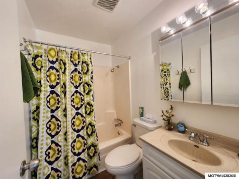 1320 S Hampshire Mason City IA 50401