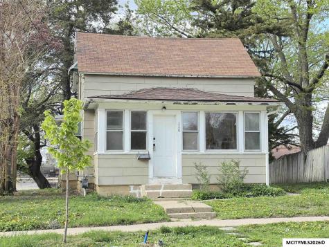 110 12th SE Mason City IA 50401
