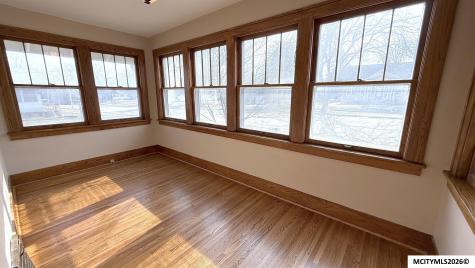 726 1st SW Mason City IA 50401