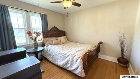 726 1st SW Mason City IA 50401