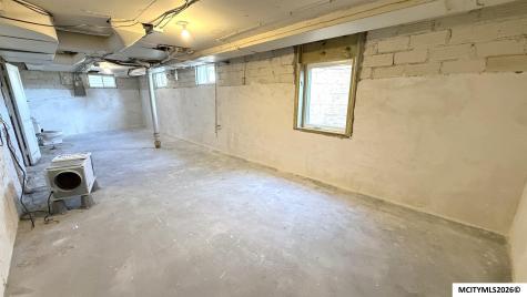 726 1st SW Mason City IA 50401