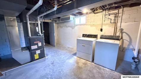 726 1st SW Mason City IA 50401