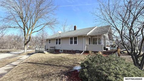 726 1st SW Mason City IA 50401