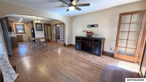 726 1st SW Mason City IA 50401