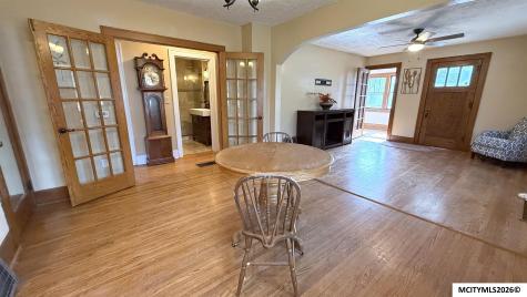 726 1st SW Mason City IA 50401