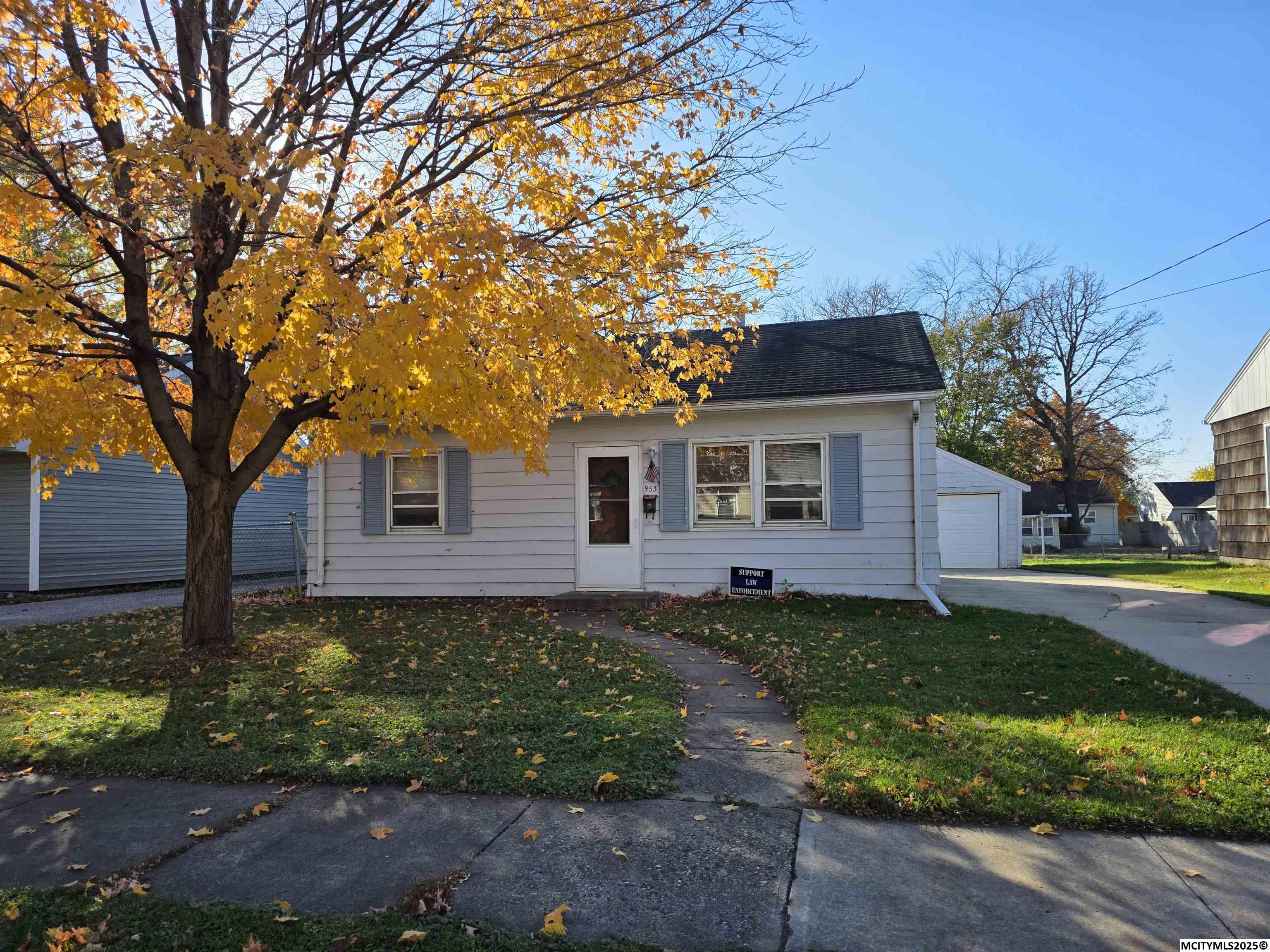 953 15th Place NE Mason City IA 50401