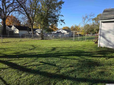 953 15th Place NE Mason City IA 50401