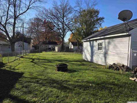 953 15th Place NE Mason City IA 50401