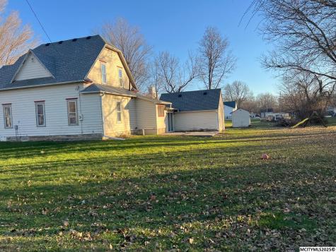 906 Broad Street Plymouth IA 50464
