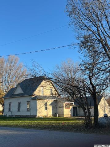 906 Broad Street Plymouth IA 50464
