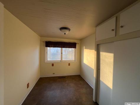 906 Broad Street Plymouth IA 50464