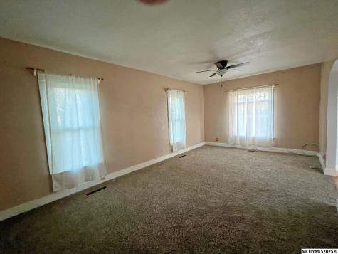 906 Broad Street Plymouth IA 50464