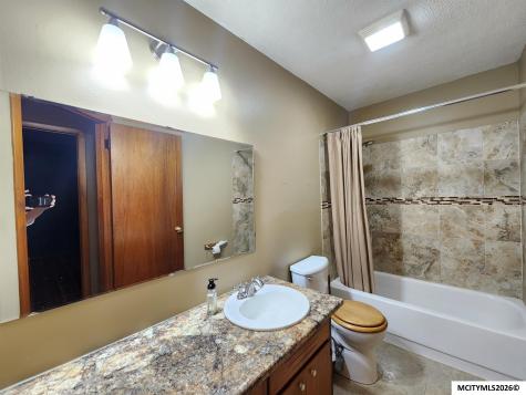 408 26th SW Mason City IA 50401