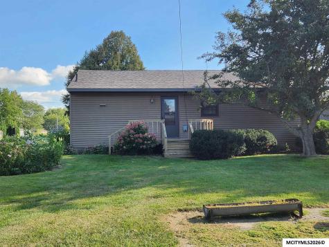 408 26th SW Mason City IA 50401