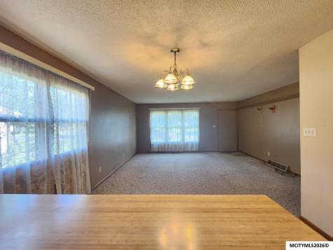 408 26th SW Mason City IA 50401