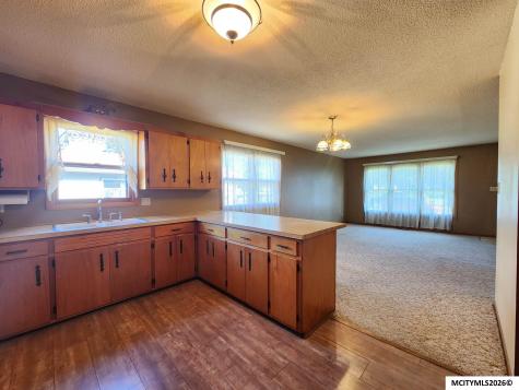 408 26th SW Mason City IA 50401