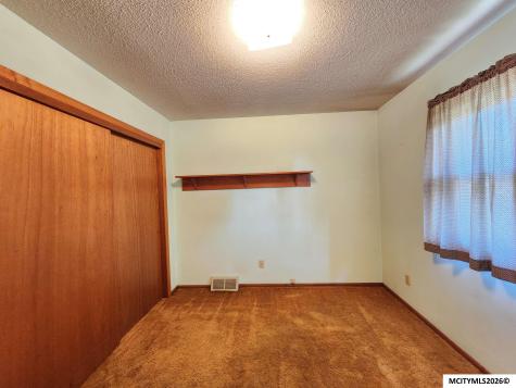 408 26th SW Mason City IA 50401
