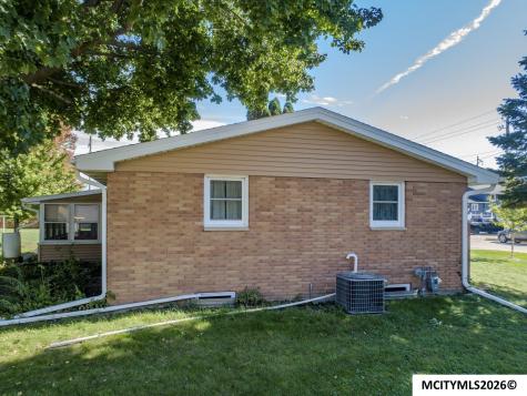 1458 2nd SE Mason City IA 50401