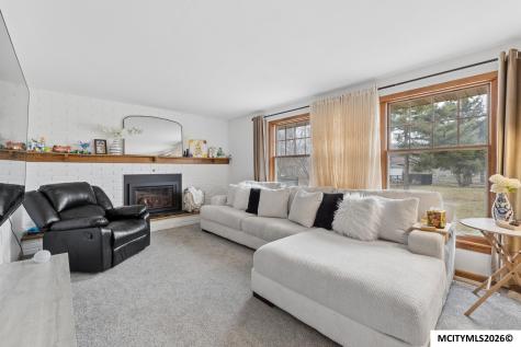 1773 Springview Drive Mason City IA 50401