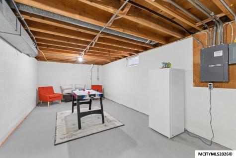 1773 Springview Drive Mason City IA 50401