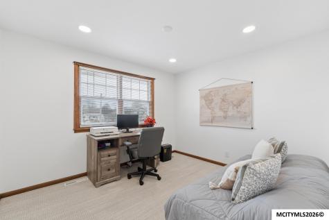 1773 Springview Drive Mason City IA 50401