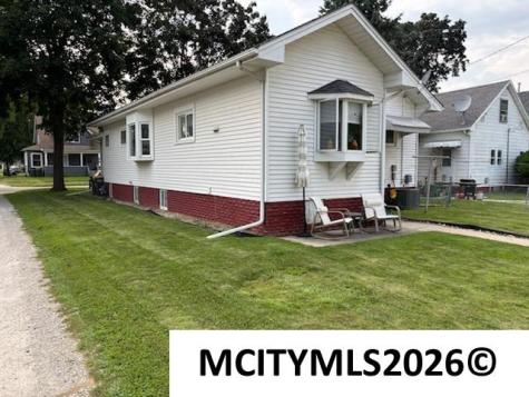 1217 N President Avenue Mason City IA 50401
