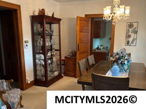 1217 N President Avenue Mason City IA 50401