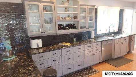 232 5th NW Mason City IA 50401