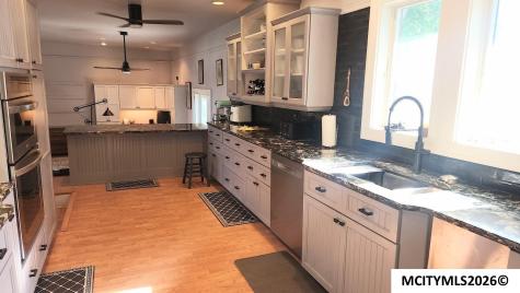 232 5th NW Mason City IA 50401