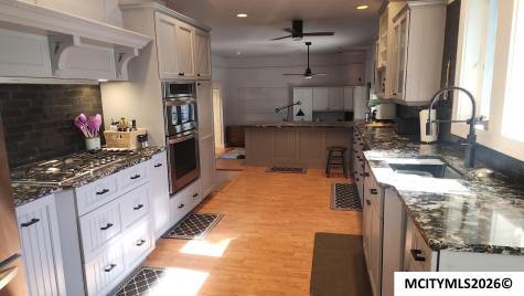 232 5th NW Mason City IA 50401