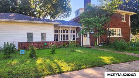 232 5th NW Mason City IA 50401