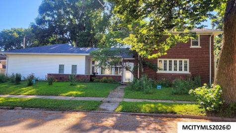 232 5th NW Mason City IA 50401