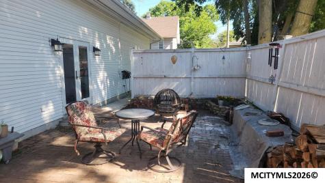 232 5th NW Mason City IA 50401