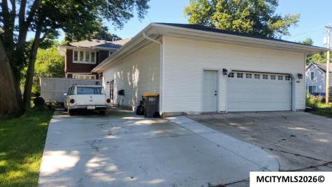 232 5th NW Mason City IA 50401
