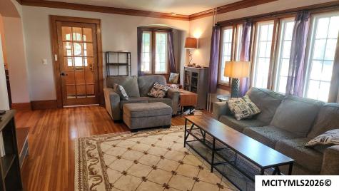 232 5th NW Mason City IA 50401