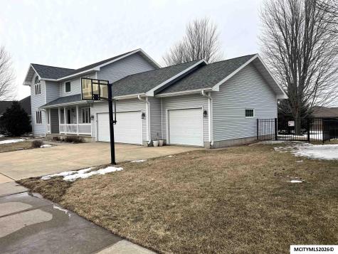1204 Ruby Court Mason City IA 50401